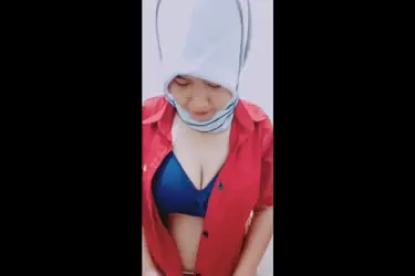 Dede Colmek Penuh Gairah Buat Penonton Berdebar