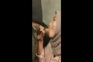 Jilbab Manis Diminta Hisap Punya Bos